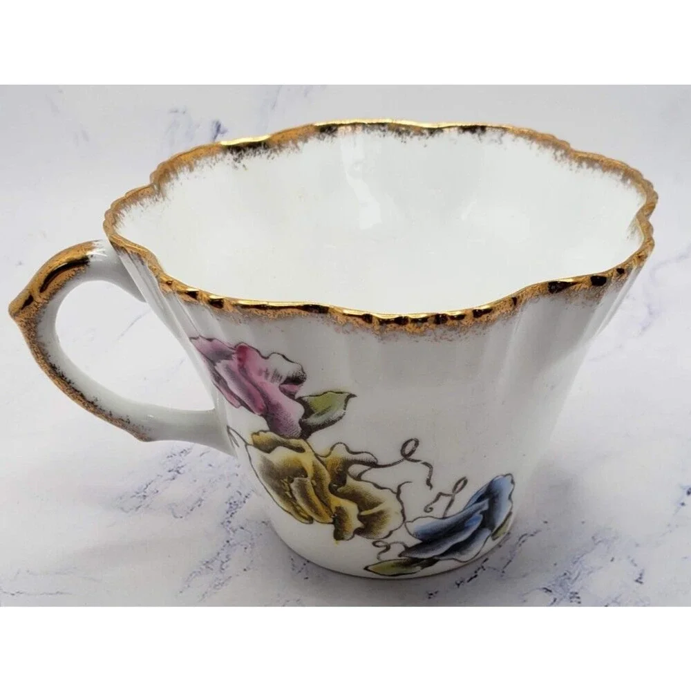 Salisbury Fine Bone China Sweet Pea Floral Pattern W/ Gold Trim Tea Cup & Saucer - Picture 9 of 14